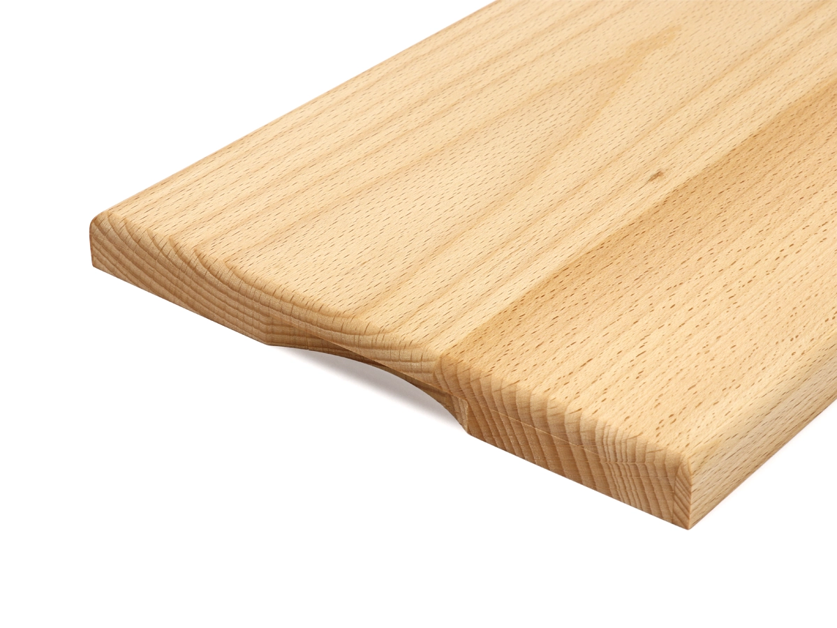 Dettaglio dell’incavo per la presa sul tagliere rettangolare in legno di faggio – TA3020.