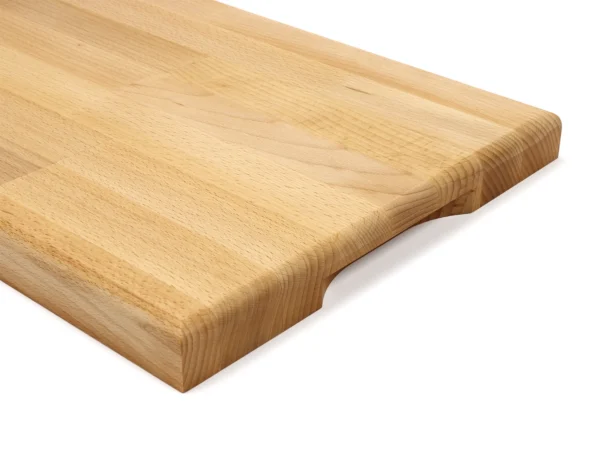 Dettaglio dell’incavo per la presa sul tagliere rettangolare in legno di faggio – TA4030.