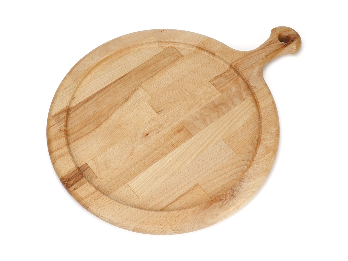 Tagliere rotondo in legno di faggio con manico sagomato e scanalatura effetto vassoio, diametro 400 mm, vista frontale – TAM5240